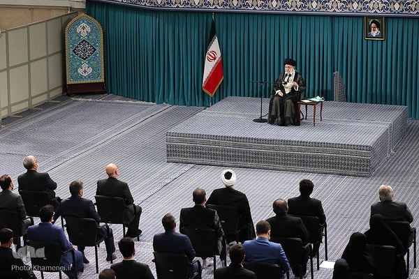 دیدار نخبگان و استعدادهای برتر تحصیلی با رهبری