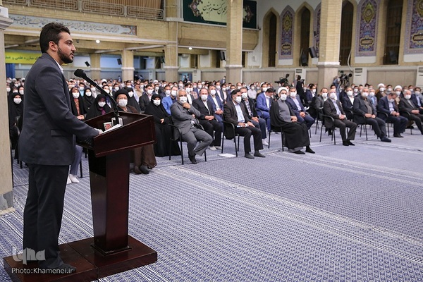 دیدار نخبگان و استعدادهای برتر تحصیلی با رهبری