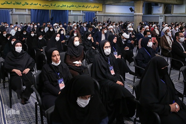 دیدار نخبگان و استعدادهای برتر تحصیلی با رهبری