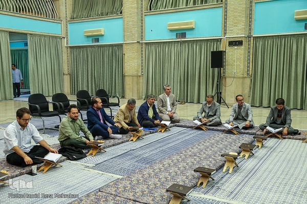 ششمین جلسه تلاوت و استماع قرآن کریم