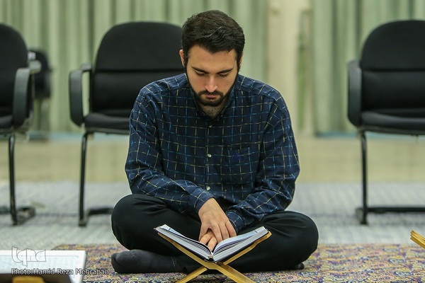 ششمین جلسه تلاوت و استماع قرآن کریم