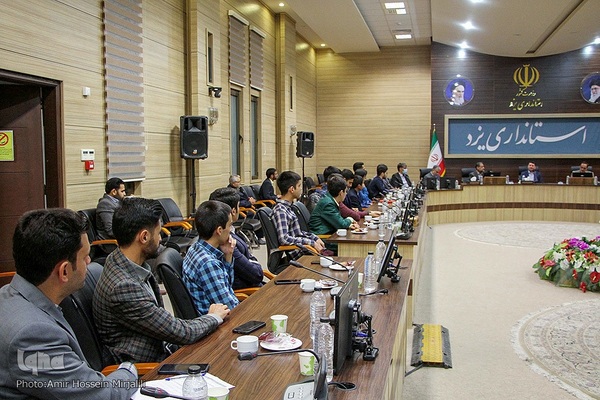 تجلیل از دانش‌آموزان نخبه قرآنی استان یزد