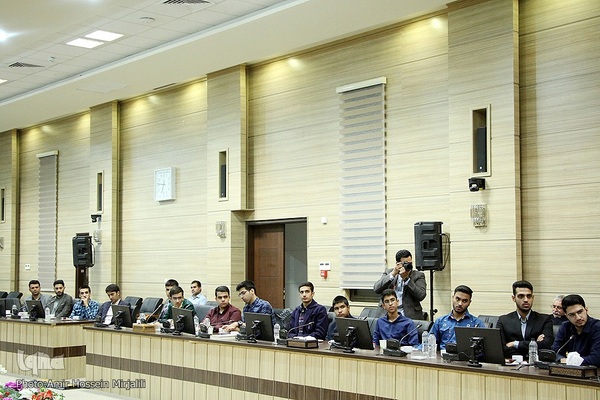 تجلیل از دانش‌آموزان نخبه قرآنی استان یزد