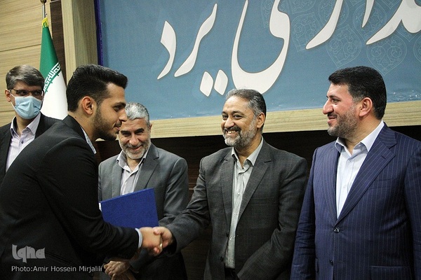 تجلیل از دانش‌آموزان نخبه قرآنی استان یزد