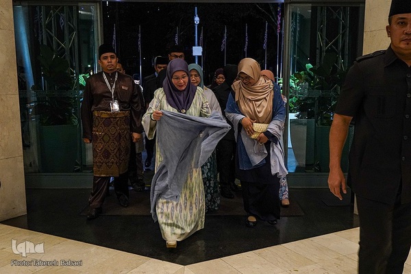 شب پایانی رقابت‌های بین‌المللی قرآن مالزی با حضور ملکه