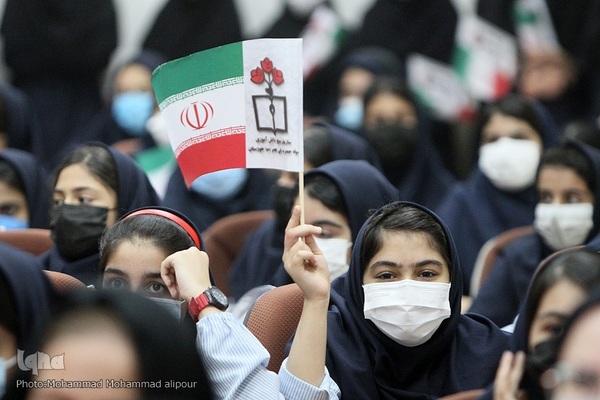 تشییع شهید گمنام بر دستان معصومیت