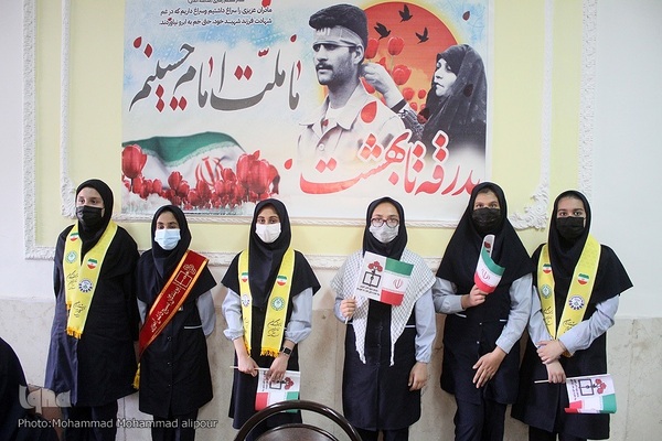 تشییع شهید گمنام بر دستان معصومیت