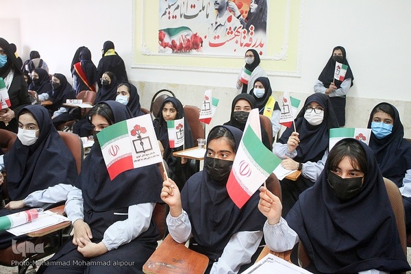 تشییع شهید گمنام بر دستان معصومیت