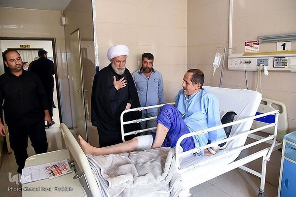 عیادت نماینده ولی فقیه از مجروحین حادثه تروریستی حرم شاهچراغ(ع)