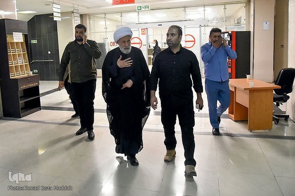 عیادت نماینده ولی فقیه از مجروحین حادثه تروریستی حرم شاهچراغ(ع)