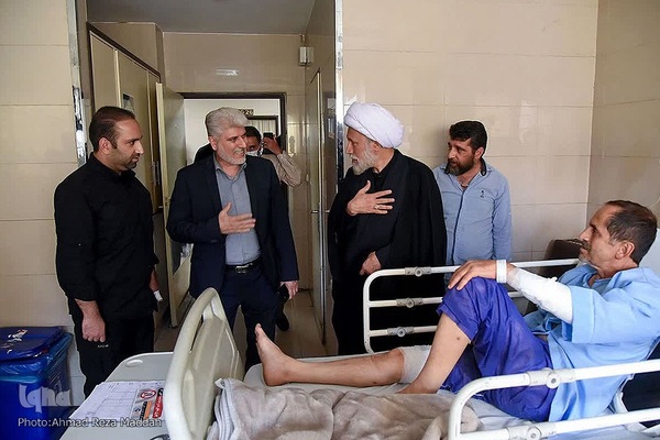 عیادت نماینده ولی فقیه از مجروحین حادثه تروریستی حرم شاهچراغ(ع)