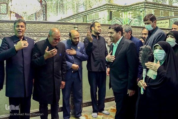 حضور معاون اول رئیس جمهور و وزیر کشور در حرم شاهچراغ