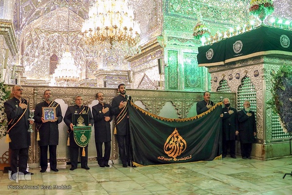 حضور معاون اول رئیس جمهور و وزیر کشور در حرم شاهچراغ