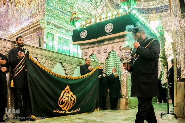 حضور معاون اول رئیس جمهور و وزیر کشور در حرم شاهچراغ