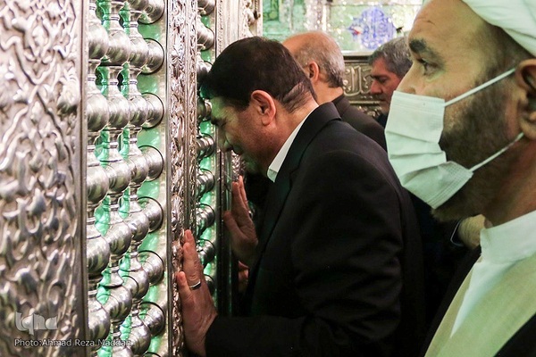 حضور معاون اول رئیس جمهور و وزیر کشور در حرم شاهچراغ