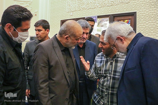 حضور معاون اول رئیس جمهور و وزیر کشور در حرم شاهچراغ