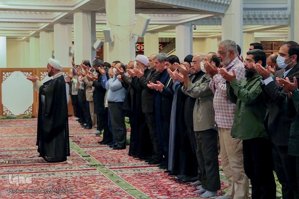 حضور معاون اول رئیس جمهور و وزیر کشور در حرم شاهچراغ