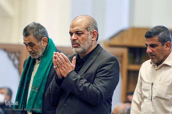 حضور معاون اول رئیس جمهور و وزیر کشور در حرم شاهچراغ