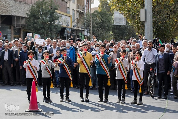 راهپیمایی باشکوه مردم همدان در محکومیت اقدام تروریستی در شاهچراغ شیراز