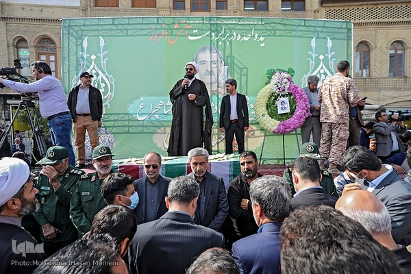 حضور حماسی همدانی‌ها در تشییع پیکر مطهر «احسان مرادی» شهید حرم شاهچراغ