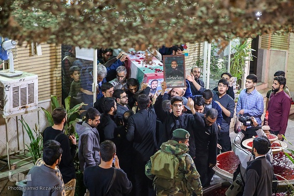 آئین وداع با پیکر شهید مدافع امنیت «آرمان علی‌وردی» در حوزه علمیه آیت‌الله مجتهدی(ره)