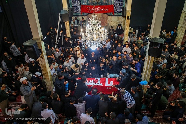 آئین وداع با پیکر شهید مدافع امنیت «آرمان علی‌وردی» در حوزه علمیه آیت‌الله مجتهدی(ره)