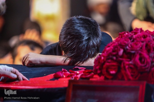 آئین وداع با پیکر شهید مدافع امنیت «آرمان علی‌وردی» در حوزه علمیه آیت‌الله مجتهدی(ره)