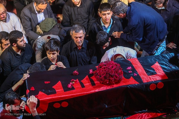 آئین وداع با پیکر شهید مدافع امنیت «آرمان علی‌وردی» در حوزه علمیه آیت‌الله مجتهدی(ره)