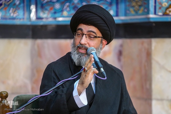 آئین وداع با پیکر شهید مدافع امنیت «آرمان علی‌وردی» در حوزه علمیه آیت‌الله مجتهدی(ره)