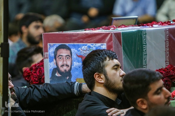 آئین وداع با پیکر شهید مدافع امنیت «آرمان علی‌وردی» در حوزه علمیه آیت‌الله مجتهدی(ره)