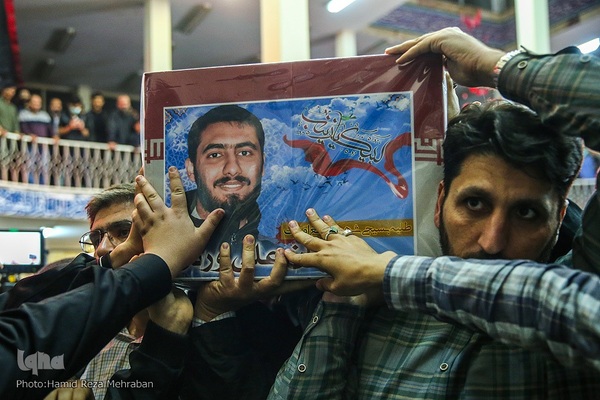 آئین وداع با پیکر شهید مدافع امنیت «آرمان علی‌وردی» در حوزه علمیه آیت‌الله مجتهدی(ره)