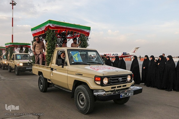 مراسم استقبال ازخانواده‌های شهدای شاهچراغ در مشهد مقدس