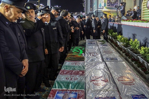 مراسم استقبال ازخانواده‌های شهدای شاهچراغ در مشهد مقدس