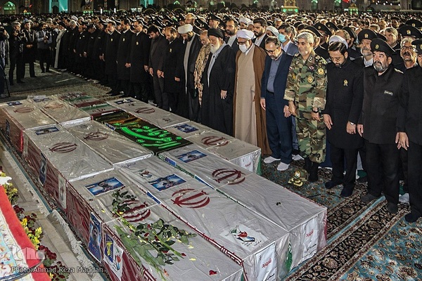 مراسم استقبال ازخانواده‌های شهدای شاهچراغ در مشهد مقدس