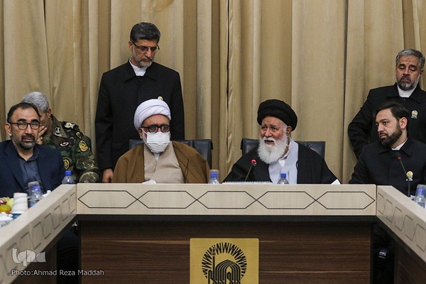 مراسم استقبال ازخانواده‌های شهدای شاهچراغ در مشهد مقدس