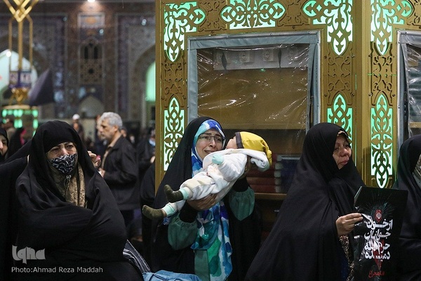 مراسم استقبال ازخانواده‌های شهدای شاهچراغ در مشهد مقدس