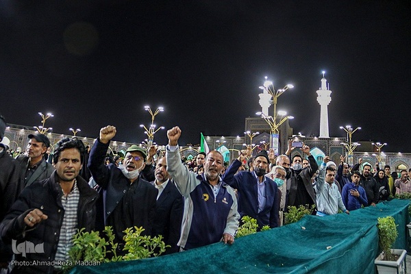 مراسم استقبال ازخانواده‌های شهدای شاهچراغ در مشهد مقدس