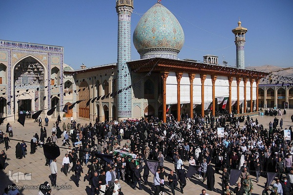 خاکسپاری پیکر مطهر ۶ شهید حمله تروریستی در حرم شاهچراغ(ع)