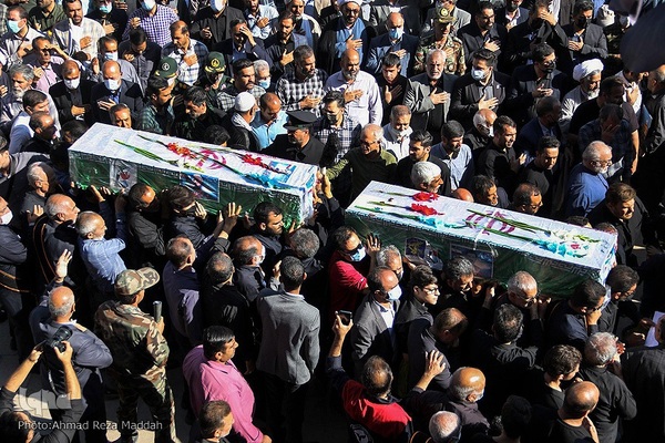 خاکسپاری پیکر مطهر ۶ شهید حمله تروریستی در حرم شاهچراغ(ع)