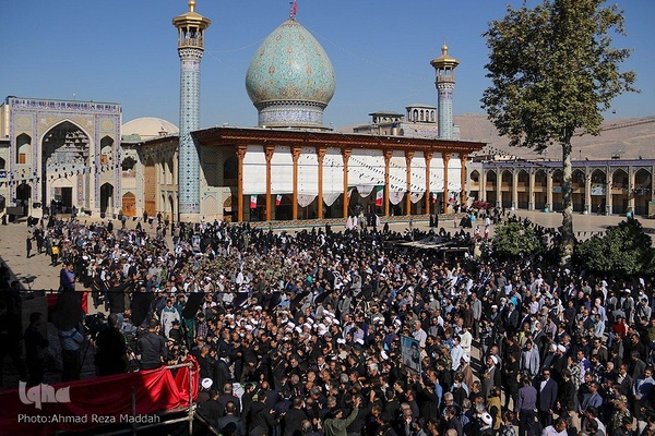 خاکسپاری پیکر مطهر ۶ شهید حمله تروریستی در حرم شاهچراغ(ع)