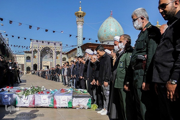 خاکسپاری پیکر مطهر ۶ شهید حمله تروریستی در حرم شاهچراغ(ع)