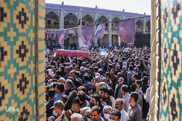 خاکسپاری پیکر مطهر ۶ شهید حمله تروریستی در حرم شاهچراغ(ع)