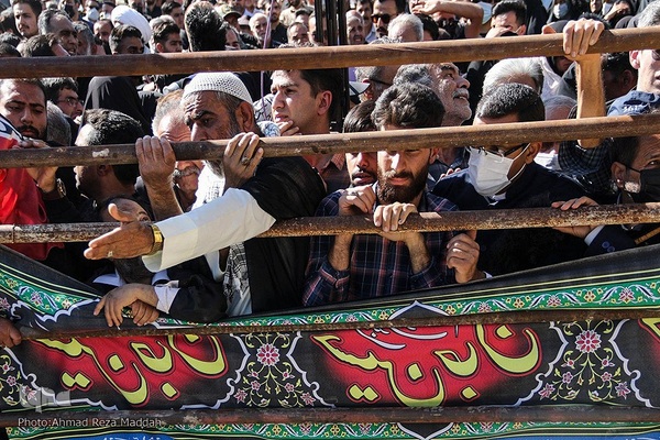 خاکسپاری پیکر مطهر ۶ شهید حمله تروریستی در حرم شاهچراغ(ع)