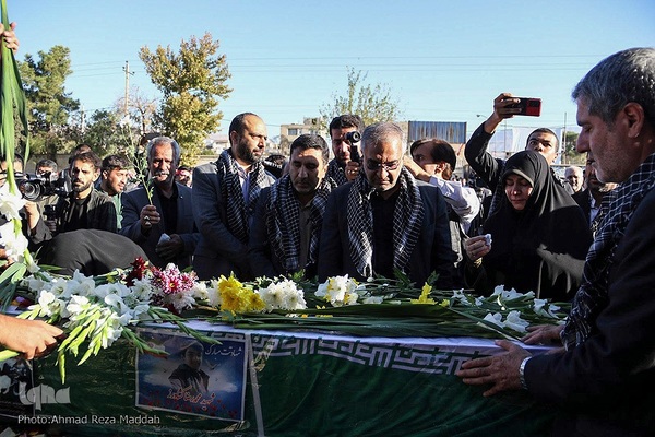 مراسم گلباران کلاس درس دانش‌آموز شهید محمدرضا کشاورز با حضور وزیر آموزش پرورش