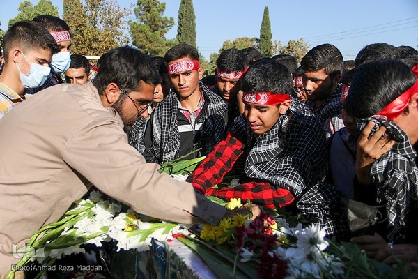 مراسم گلباران کلاس درس دانش‌آموز شهید محمدرضا کشاورز با حضور وزیر آموزش پرورش