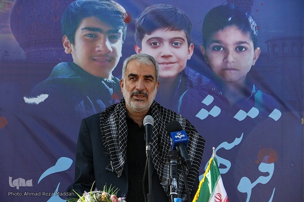 مراسم گلباران کلاس درس دانش‌آموز شهید محمدرضا کشاورز با حضور وزیر آموزش پرورش