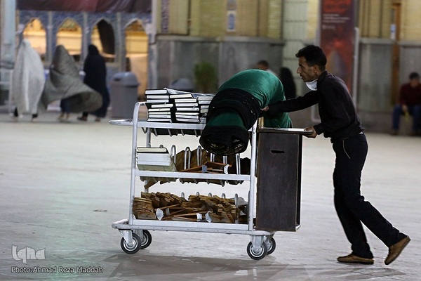 کرسی تلاوت قرآن در جوار شهدای حادثه تروریستی شاهچراغ(ع)