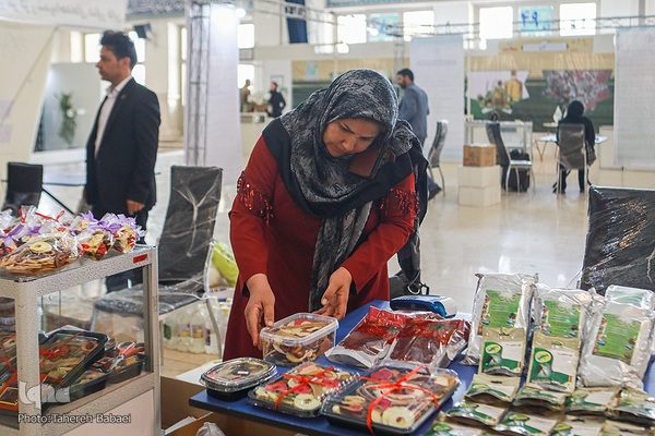 ششمین جشنواره و نمایشگاه ملی گیاهان دارویی و فرآورده‌های طبیعی طب سنتی ایران