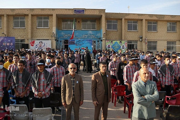 نواخت زنگ استکبارستیزی در محل درس شهید حادثه تروریستی حرم مطهر شاهچراغ(ع)