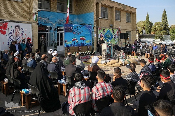 نواخت زنگ استکبارستیزی در محل درس شهید حادثه تروریستی حرم مطهر شاهچراغ(ع)